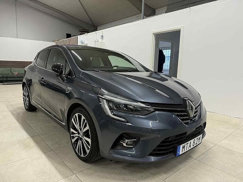 Grå Begagnad 2021 Renault Clio V Halvkombi | 149 500 kr (Bra pris) - Bild 1/4