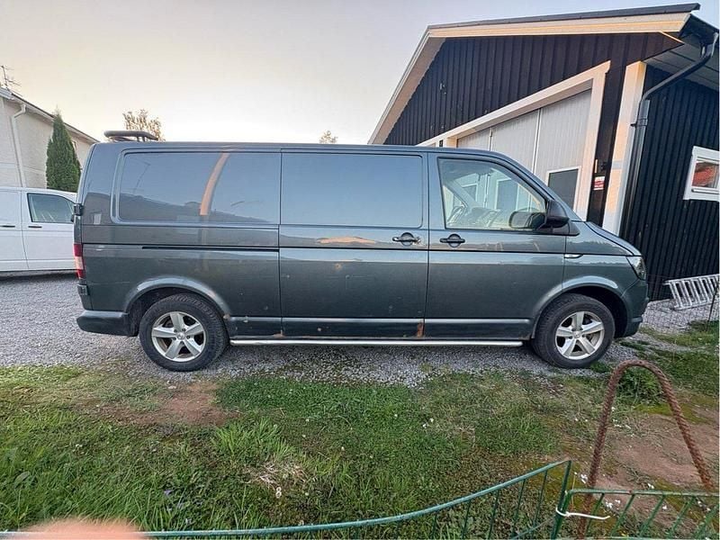 Grå Begagnad 2009 VW T5 Van | 70 500 kr (Bra pris) - Bild 1/4