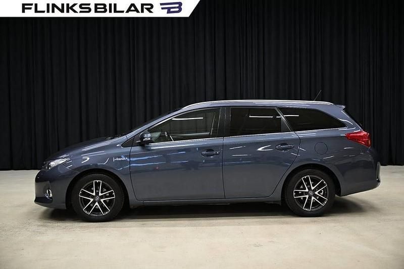 Blå Begagnad 2015 Toyota Auris Touring Sports Edition Kombi | 133 750 kr (Marknadspris) - Bild 1/4