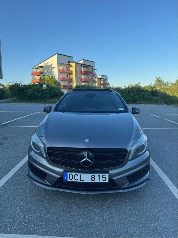 Grå Begagnad 2014 Mercedes A250 AMG line Halvkombi | 169 000 kr (Bra pris) - Bild 1/4