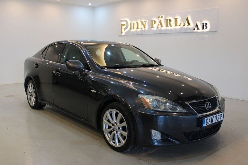 Mörkgrå (grå) Begagnad 2007 Lexus IS250 Sedan | 59 900 kr (Marknadspris) - Bild 1/4