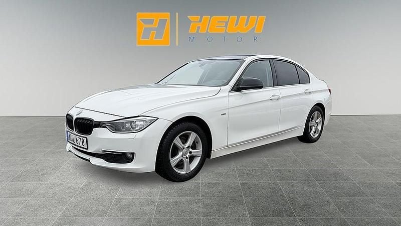 Begagnad BMW 320 Luxury Line 186 HK (136 kW) 2012 Vit Sedan