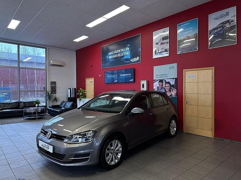 Grå Begagnad 2014 VW Golf VII Halvkombi | 79 500 kr (Bra pris) - Bild 1/4