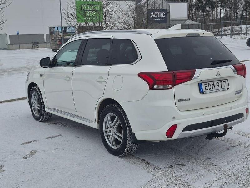 Begagnad Mitsubishi Outlander Comfort Edition 203 HK (149 kW) 2018 SUV