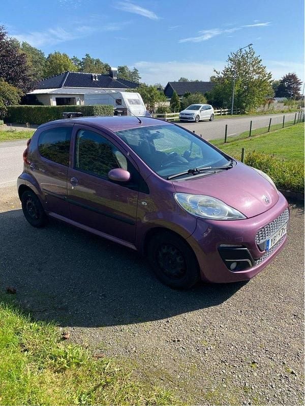Begagnad 2013 Peugeot 107 Halvkombi | 31 000 kr (Marknadspris) - Bild 1/4