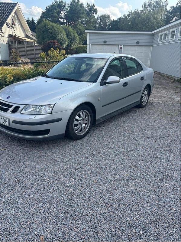 Grå Begagnad 2003 Saab 9-3 Linear Sedan | 12 500 kr - Bild 1/4