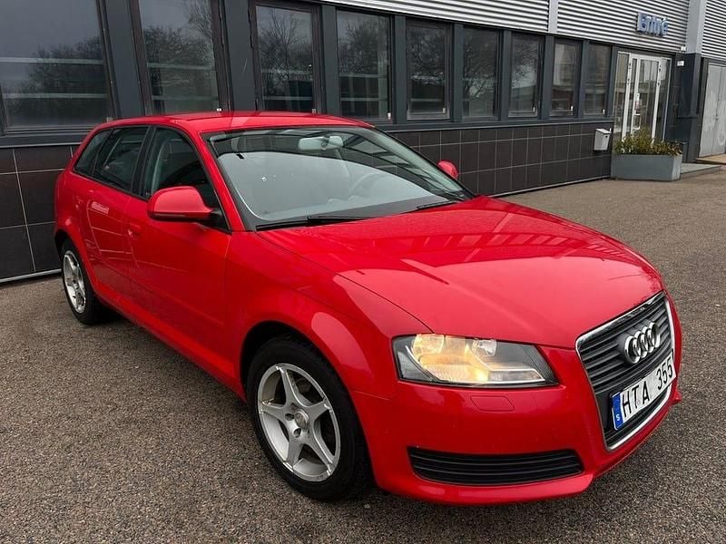 Begagnad Audi A3 Attraction 125 HK (91 kW) 2009 Röd Halvkombi
