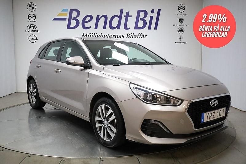 Begagnad Hyundai i30 Trend 120 HK (88 kW) 2018 Brun Halvkombi