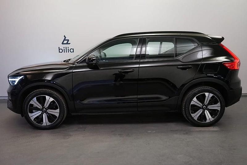 Begagnad Volvo XC40 Plus 185 kW (252 HK) 2022 Svart SUV