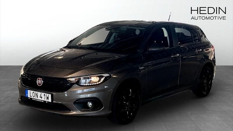 Grå (grey) Begagnad 2019 Fiat Tipo Street Kombi | 114 900 kr (Marknadspris) - Bild 1/4