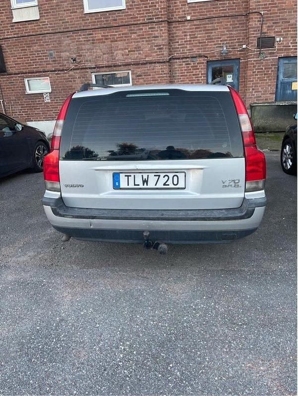Begagnad 2002 Volvo V70 Business Edition Kombi | 6 000 kr (Superpris) - Bild 1/4