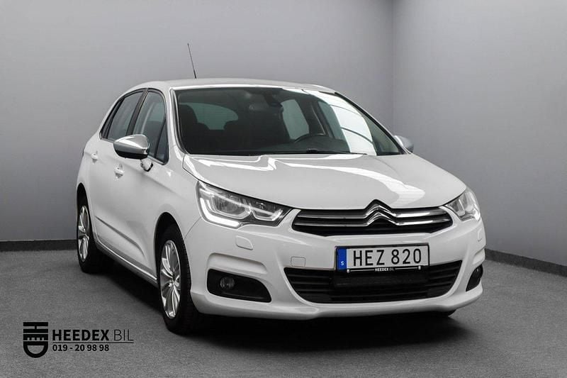 Vit Begagnad 2016 Citroën C4 Halvkombi | 84 900 kr (Lite dyr) - Bild 1/4