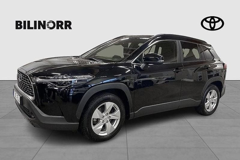 Begagnad Toyota Corolla Cross Style 200 HK (147 kW) 2023 Svart SUV