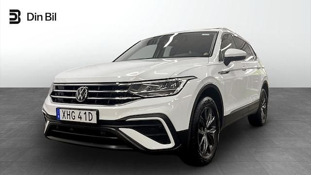 Vit Begagnad 2022 VW Tiguan Allspace Life SUV | 329 500 kr (Superpris) - Bild 1/4