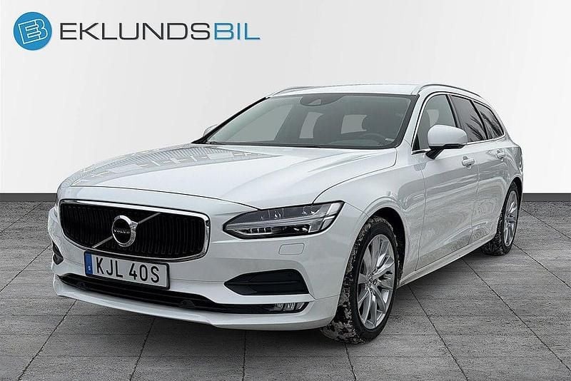 Begagnad Volvo V90 Momentum 190 HK (139 kW) 2019 Vit Kombi