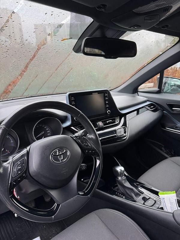 Begagnad Toyota C-HR 122 HK (89 kW) 2021 Svart SUV