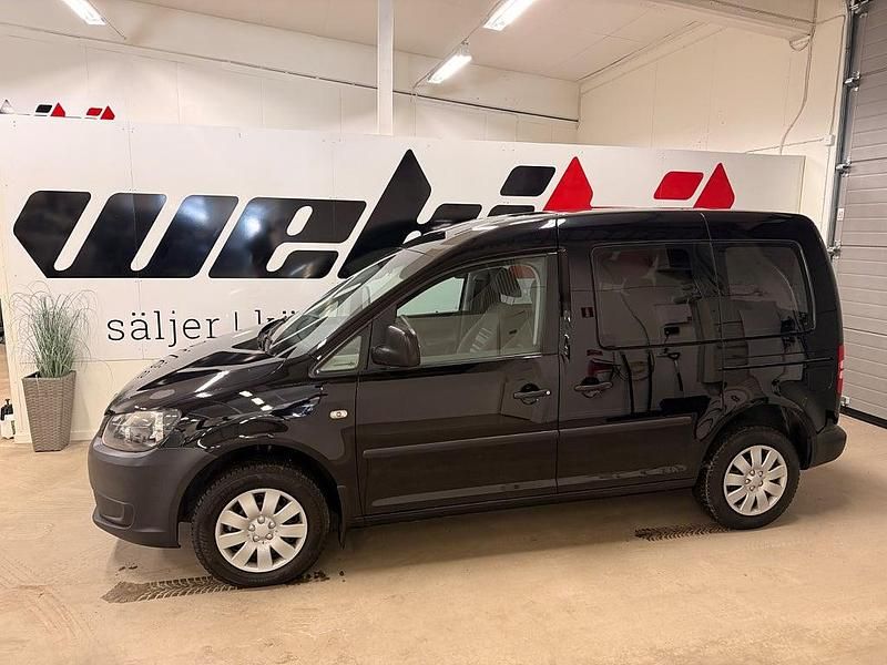 Begagnad VW Caddy Life 75 HK (55 kW) 2011 Svart Minibuss
