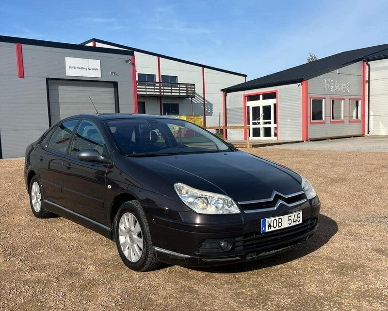 Svart Begagnad 2005 Citroën C5 Halvkombi | 24 900 kr (Marknadspris) - Bild 1/4
