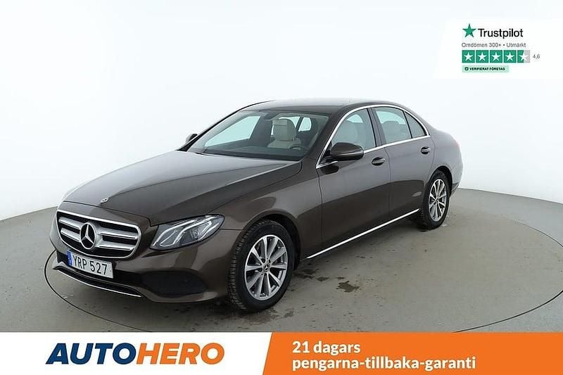 Mörkbrun Begagnad 2017 Mercedes E220 Avantgarde Sedan | 239 000 kr (Bra pris) - Bild 1/4