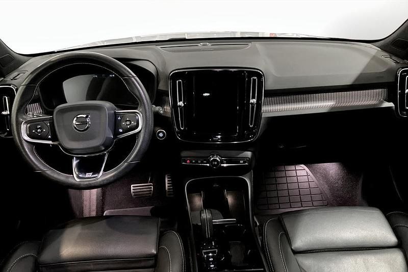 Begagnad Volvo XC40 261 HK (191 kW) 2020 Vit SUV