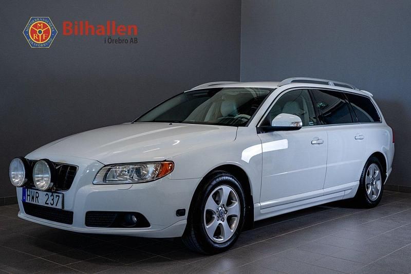 Vit Begagnad 2009 Volvo V70 Summum Kombi | 84 900 kr - Bild 1/4
