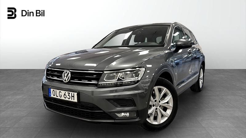 Mörkgrå Begagnad 2019 VW Tiguan Executive SUV | 249 900 kr (Marknadspris) - Bild 1/4