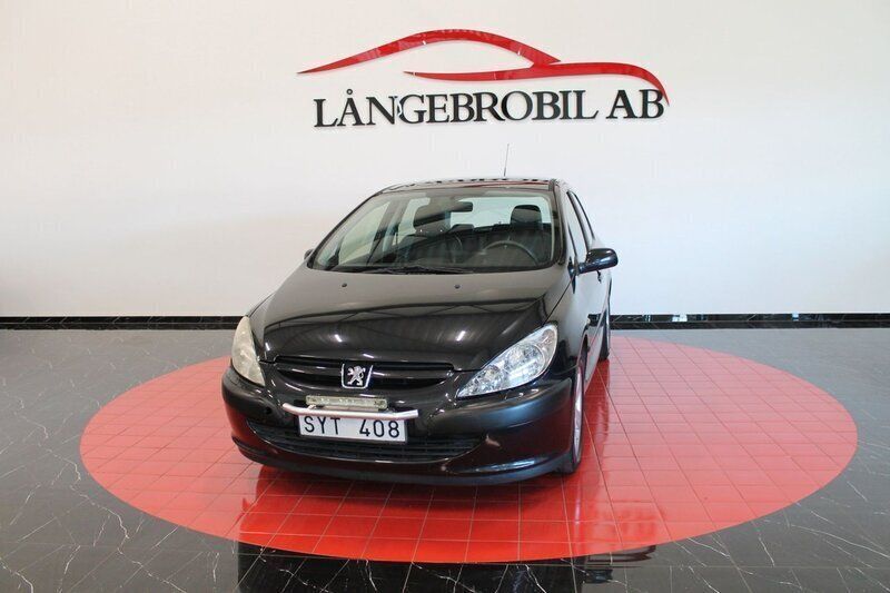 Svart Begagnad 2001 Peugeot 307 Halvkombi | 19 900 kr (Marknadspris) - Bild 1/4