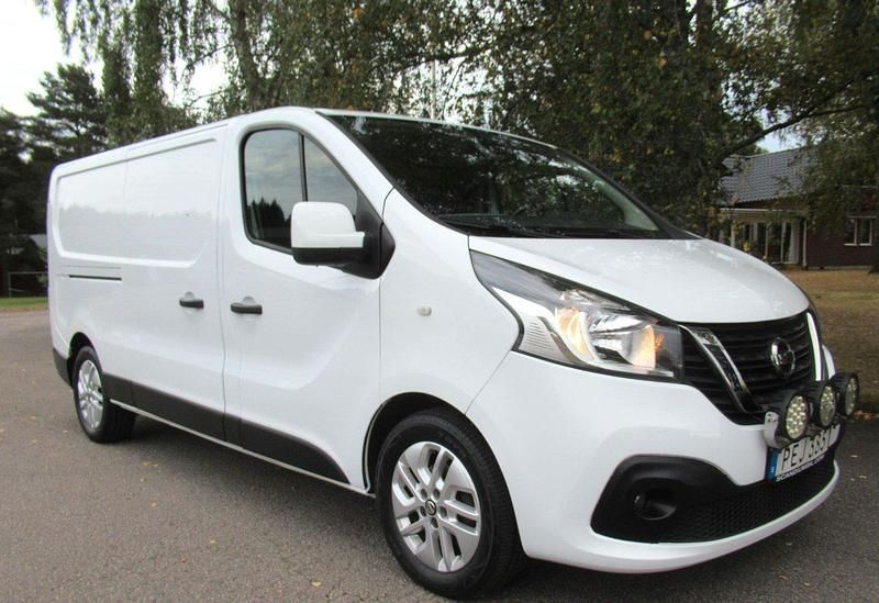 Vit Begagnad 2017 Nissan NV300 Van | 118 750 kr (Marknadspris) - Bild 1/4