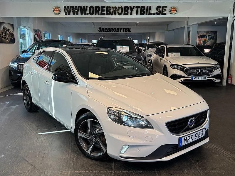 Begagnad Volvo V40 R-Design 190 HK (139 kW) 2014 Vit Kombi