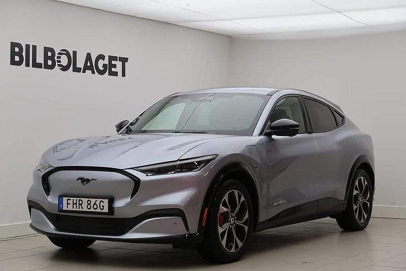 Grå Begagnad 2022 Ford Mustang Mach-E Standard Range SUV | 344 800 kr (Superpris) - Bild 1/4