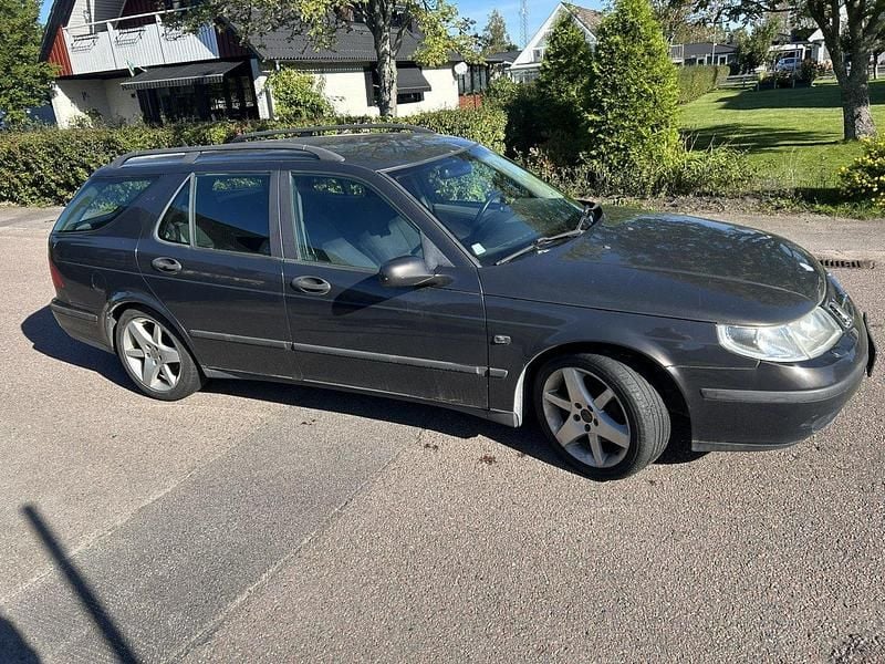 Svart Begagnad 2004 Saab 9-5 Linear Kombi | 12 000 kr (Superpris) - Bild 1/4