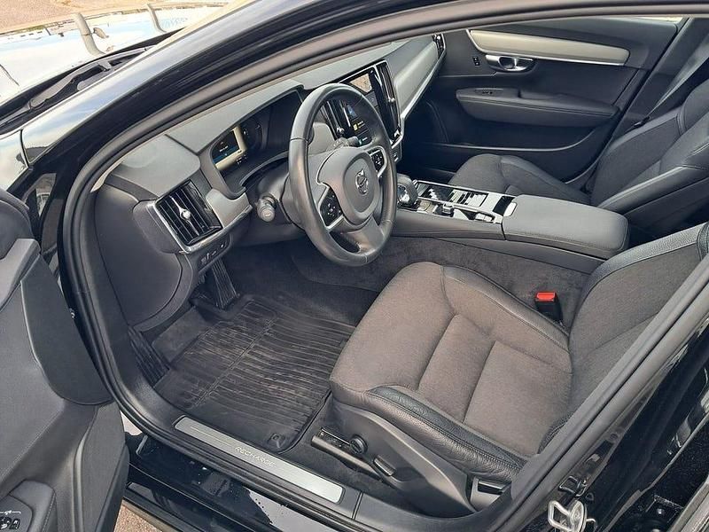 Begagnad Volvo V90 Inscription 253 HK (186 kW) 2022 Svart Kombi