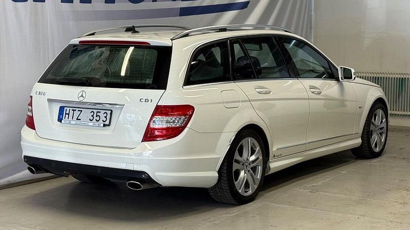 Begagnad Mercedes C320 AMG 224 HK (164 kW) 2008 Vit Kombi