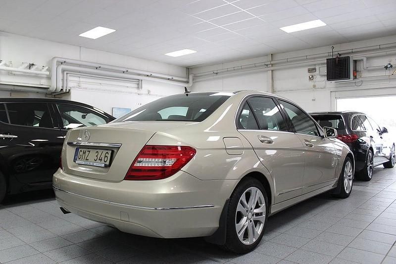 Begagnad Mercedes C180 Avantgarde 156 HK (114 kW) 2011 Ljusbrun Sedan