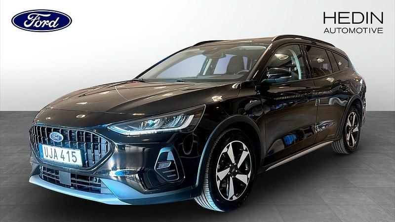 Svart Begagnad 2023 Ford Focus Active Kombi | 219 900 kr (Marknadspris) - Bild 1/4