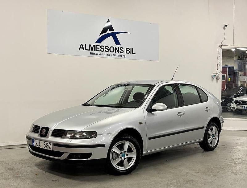 Ljusgrå (grå) Begagnad 2003 Seat Leon Comfort Halvkombi | 29 900 kr - Bild 1/4