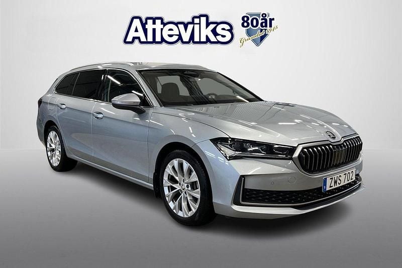 Silver Begagnad 2024 Skoda Superb Kombi | 389 900 kr (Bra pris) - Bild 1/4