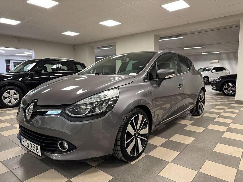 Begagnad Renault Clio IV 118 HK (86 kW) 2015 Grå Halvkombi