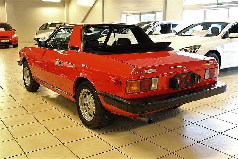 Begagnad Lancia Beta 150 HK (110 kW) 1981 Röd Sedan