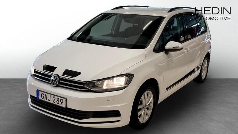 Vit (white) Begagnad 2015 VW Touran Minibuss | 129 800 kr (Marknadspris) - Bild 1/4