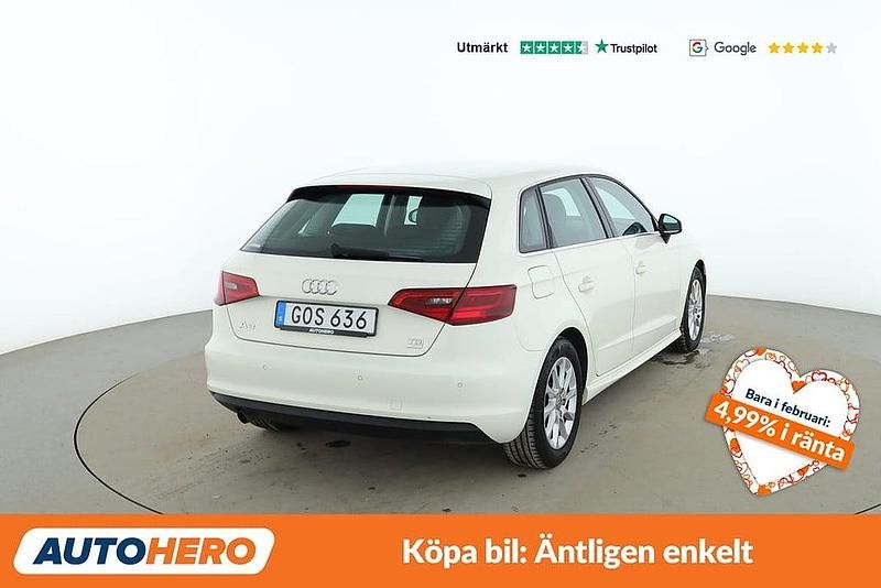 Begagnad Audi A3 Sportback Attraction 110 HK (80 kW) 2015 Vit Halvkombi