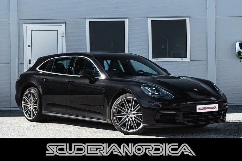 Svart Begagnad 2018 Porsche Panamera 4 Sport Turismo Sedan | 595 000 kr (Superpris) - Bild 1/4