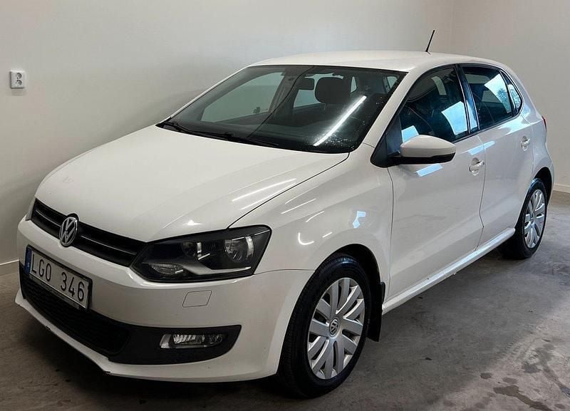 Vit Begagnad 2011 VW Polo Halvkombi | 59 900 kr (Marknadspris) - Bild 1/4