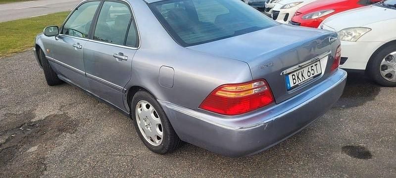 Begagnad Honda Legend 208 HK (152 kW) 1999 Grå Sedan