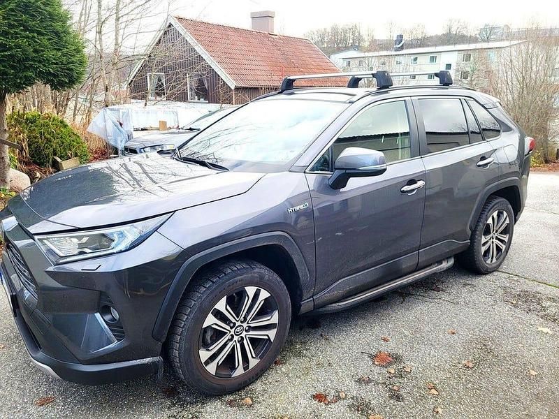 Begagnad 2021 Toyota RAV4 Executive SUV | 369 000 kr (Lite dyr) - Bild 1/4