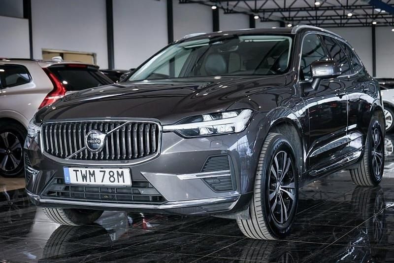Begagnad Volvo XC60 Momentum 350 HK (257 kW) 2022 Grå SUV