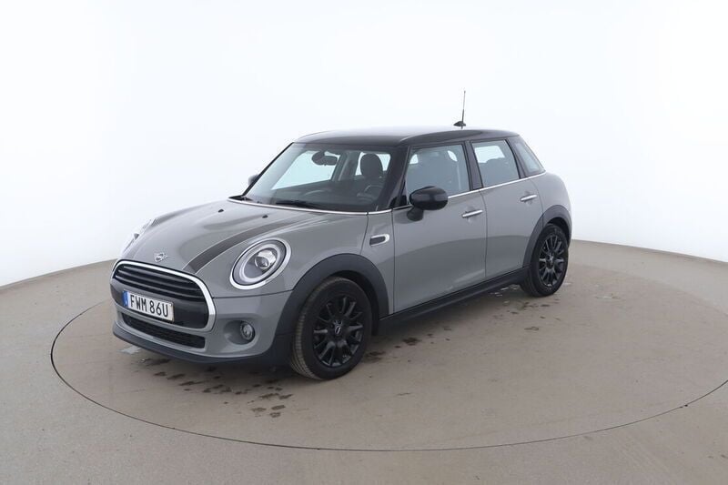 Grå Begagnad 2020 Mini Cooper Pepper Halvkombi | 195 000 kr (Marknadspris) - Bild 1/4