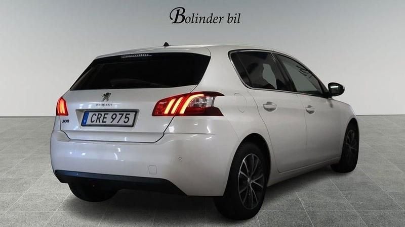 Begagnad Peugeot 308 Allure 125 HK (91 kW) 2014 Vit Halvkombi