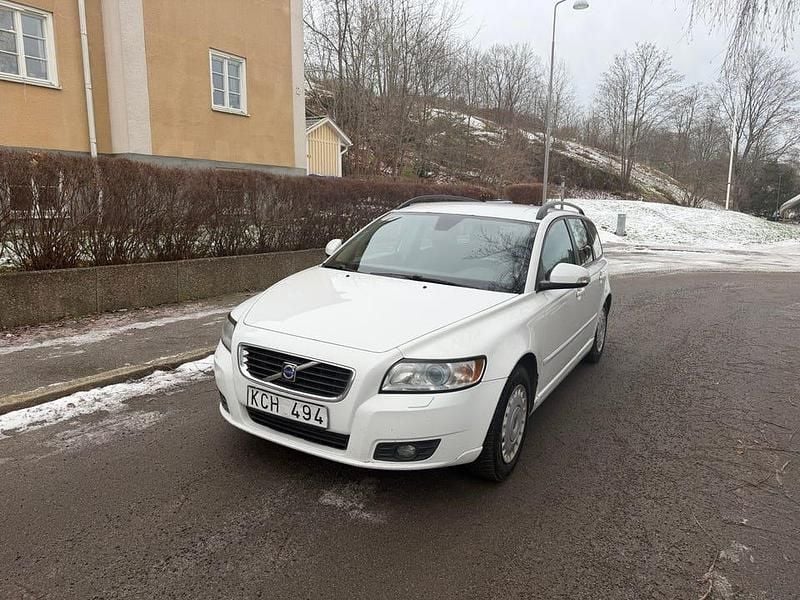 Begagnad 2010 Volvo V50 Kombi | 24 500 kr (Marknadspris) - Bild 1/4