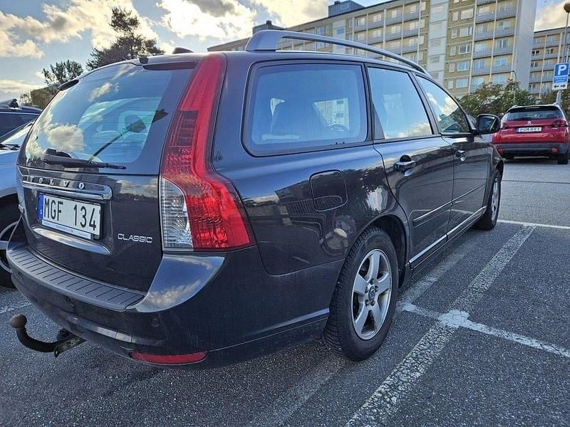 Begagnad 2012 Volvo V50 Momentum Kombi | 69 900 kr (Marknadspris) - Bild 1/4